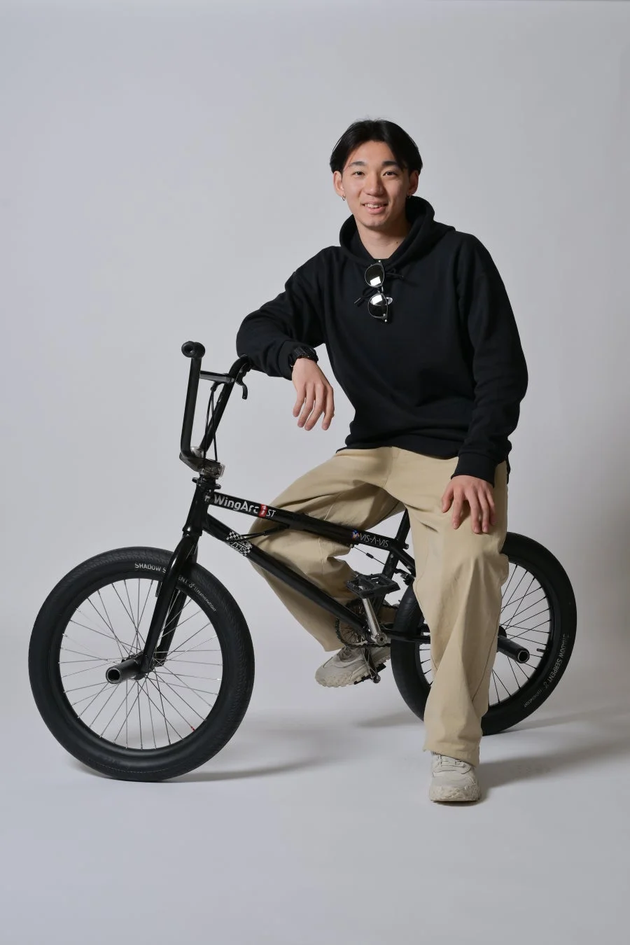 BMXに乗る中村輪夢選手