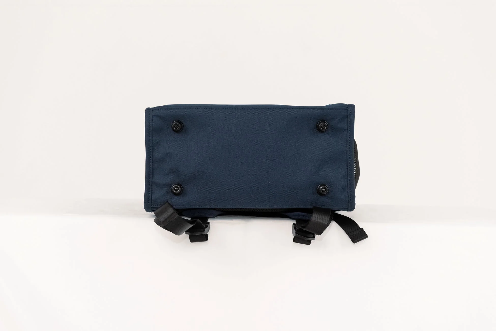 バックパック底面