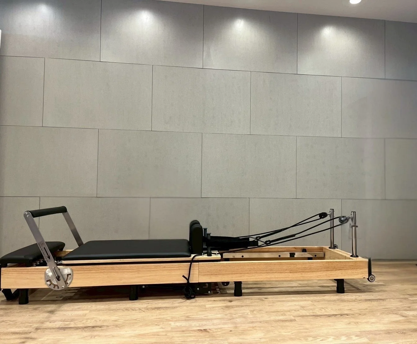 ピラティスリフォーマーマシン