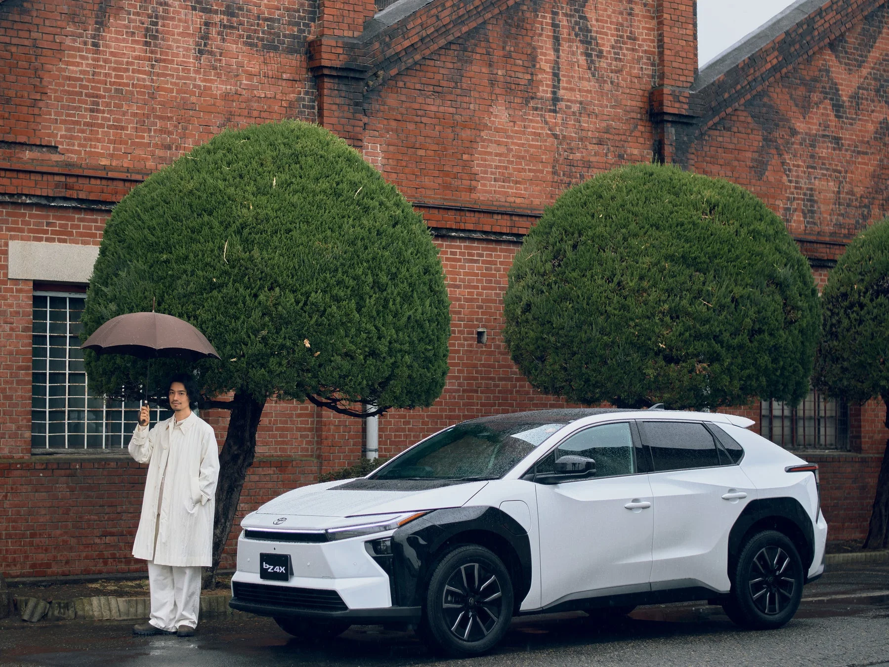 斎藤工さんとbZ4X