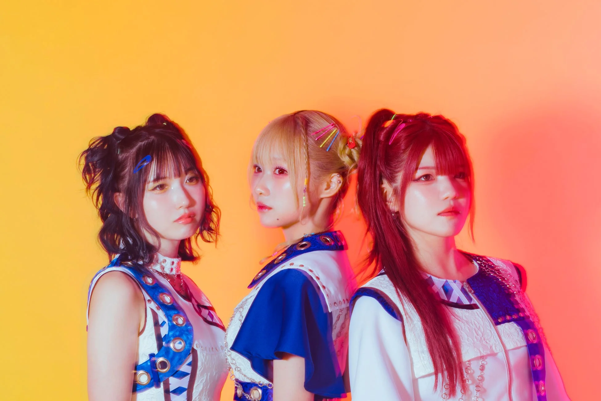 TRiDENTのメンバー3人の写真