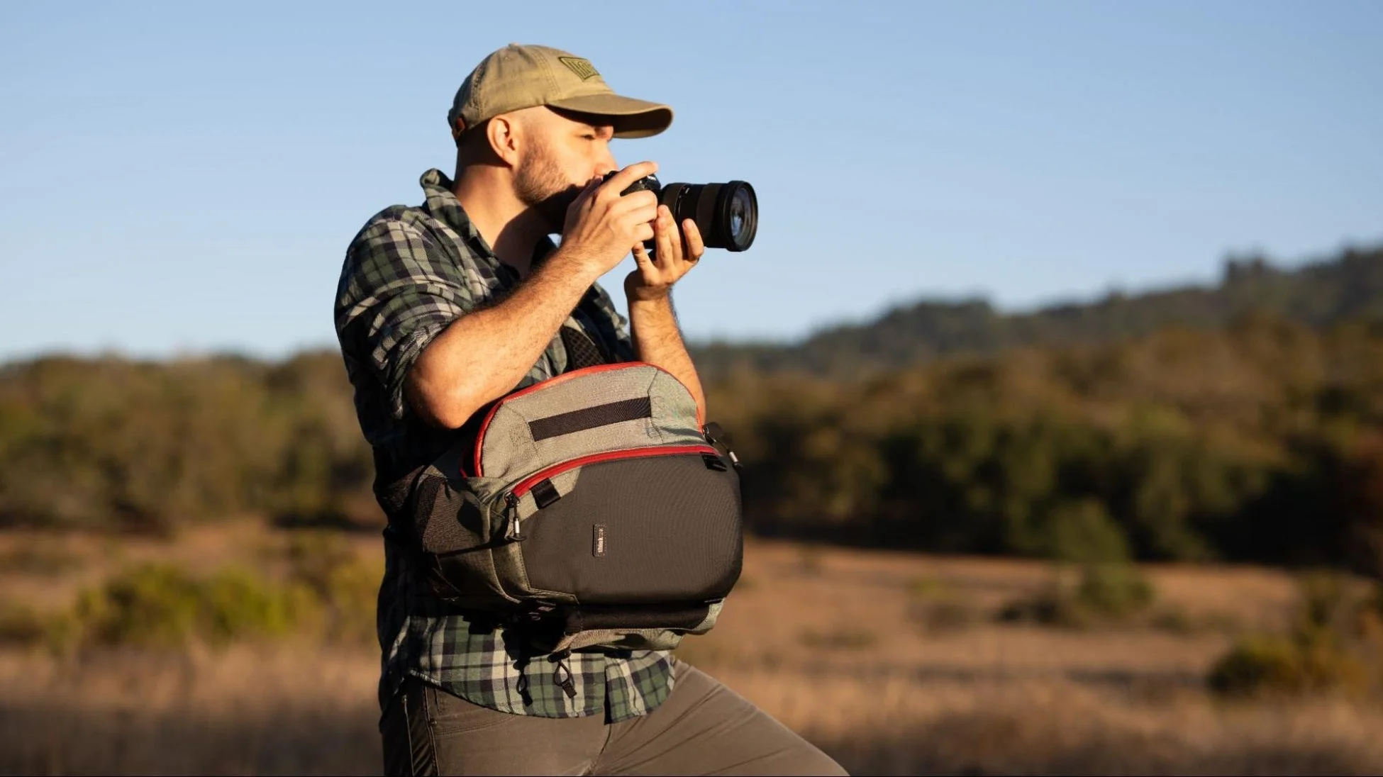 撮影中の男性とPhotoCross V2