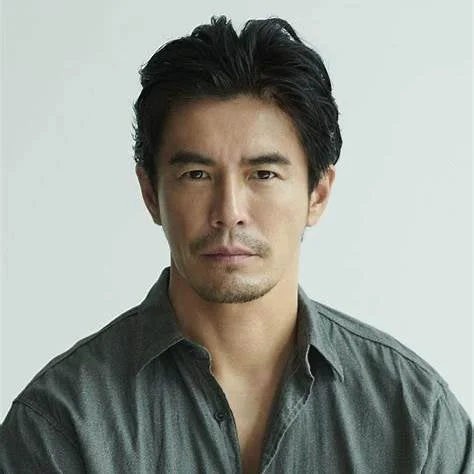 伊藤英明氏のポートレート