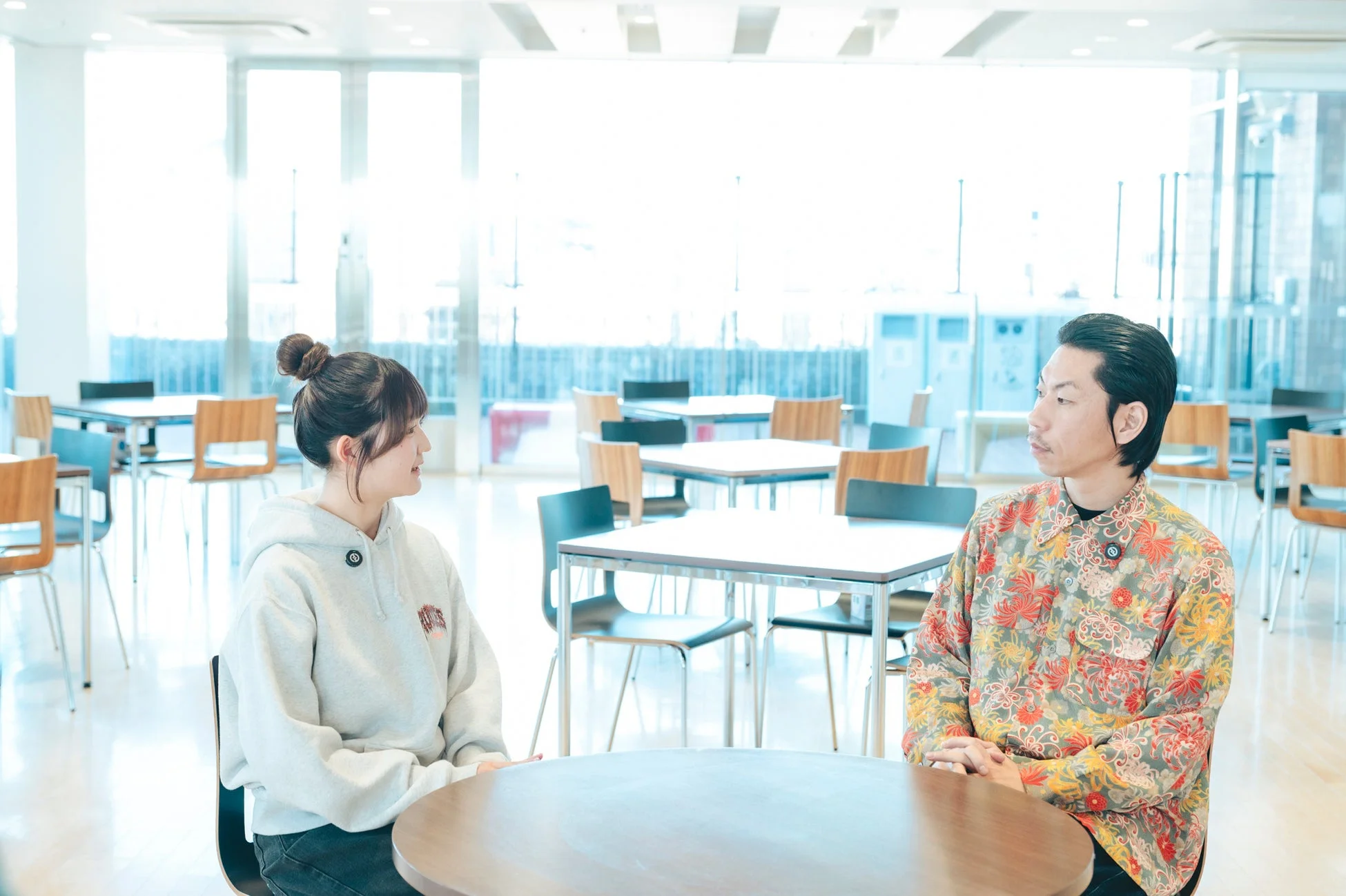 呂布カルマ氏と学生の対談風景