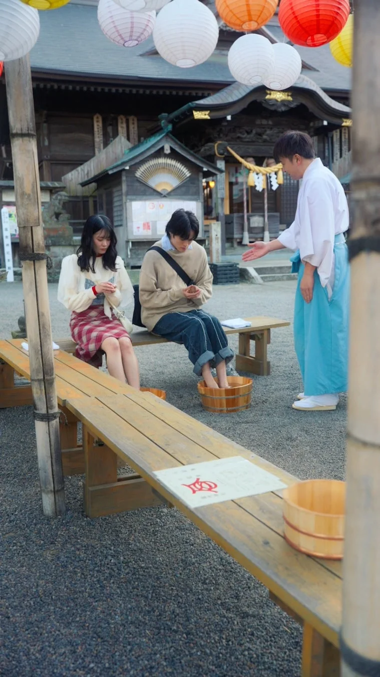 温泉神社でのシーン