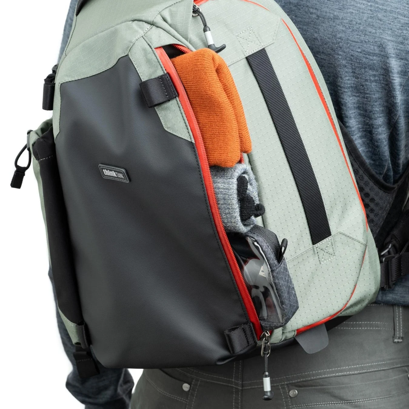 スリングバッグのサイドポケット