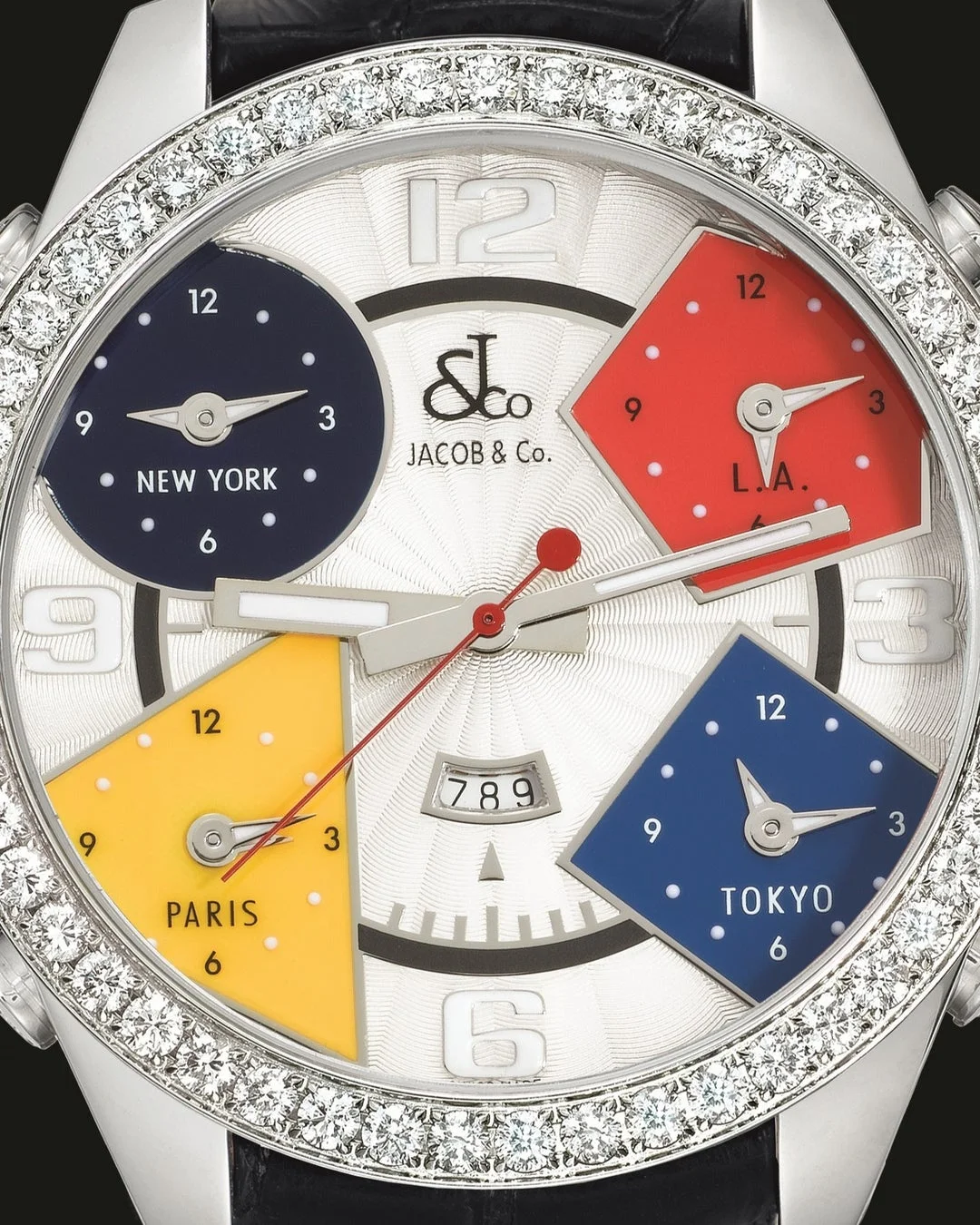 ダイヤモンドが豪華に装飾されたJacob & Co.の高級腕時計。