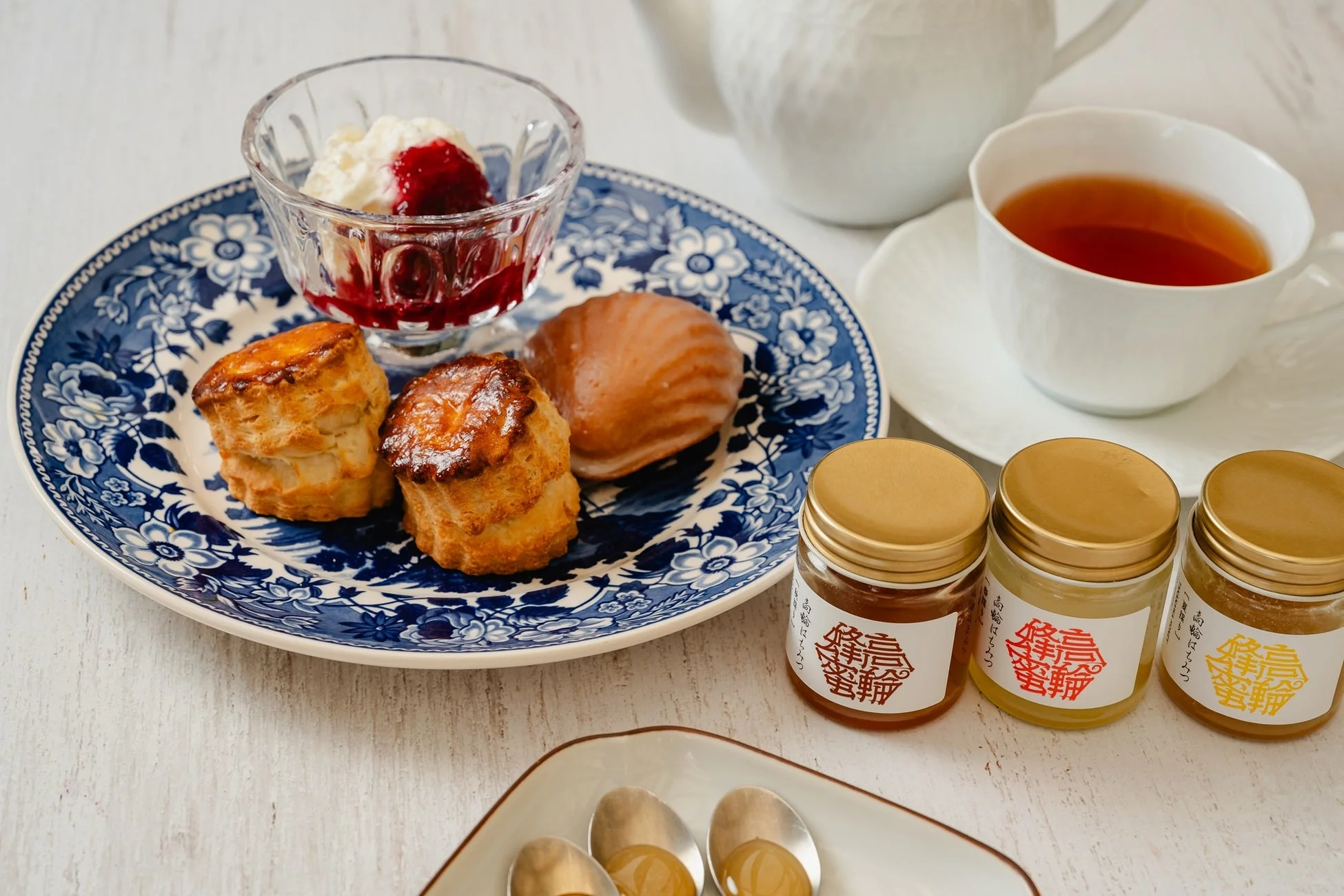 高輪はちみつスイーツプレートと紅茶のセット