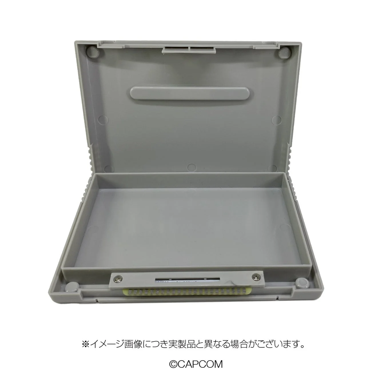 開いた状態のケース