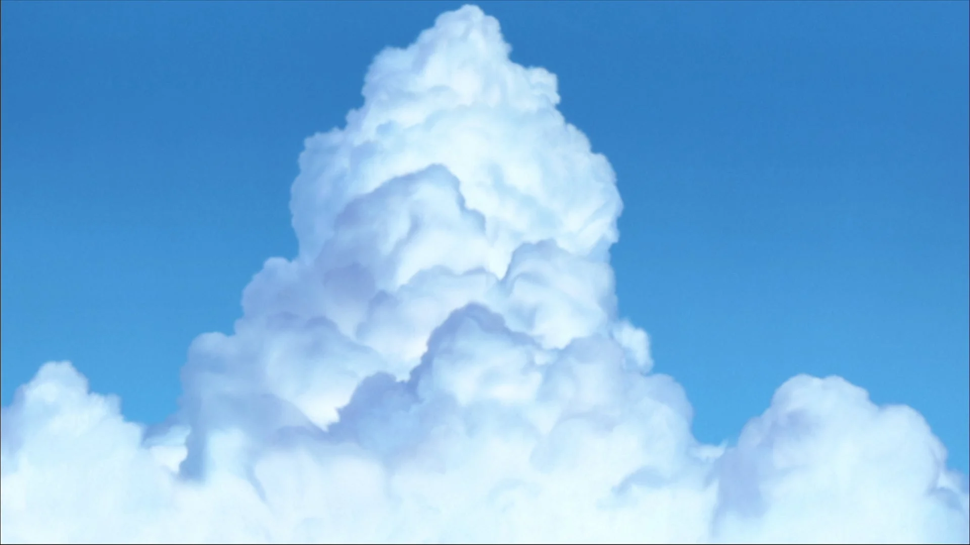 青い空に雄大な積乱雲が広がる夏の風景