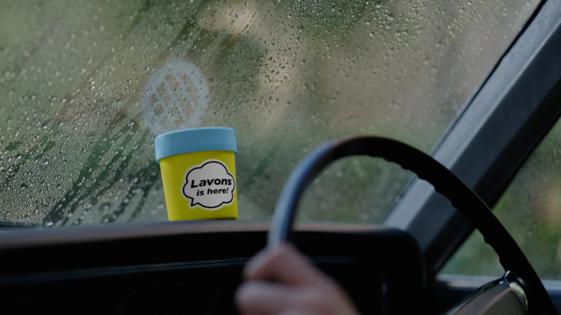 雨の日の車内とラボン・デ・ブーン