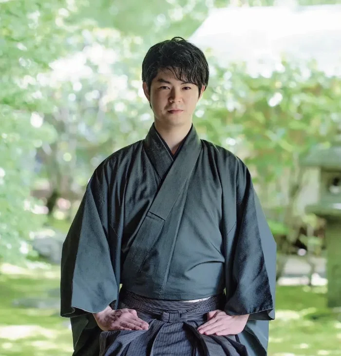 和装の岩本涼氏