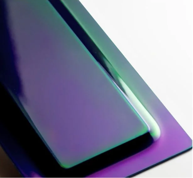 玉虫色のグラデーション