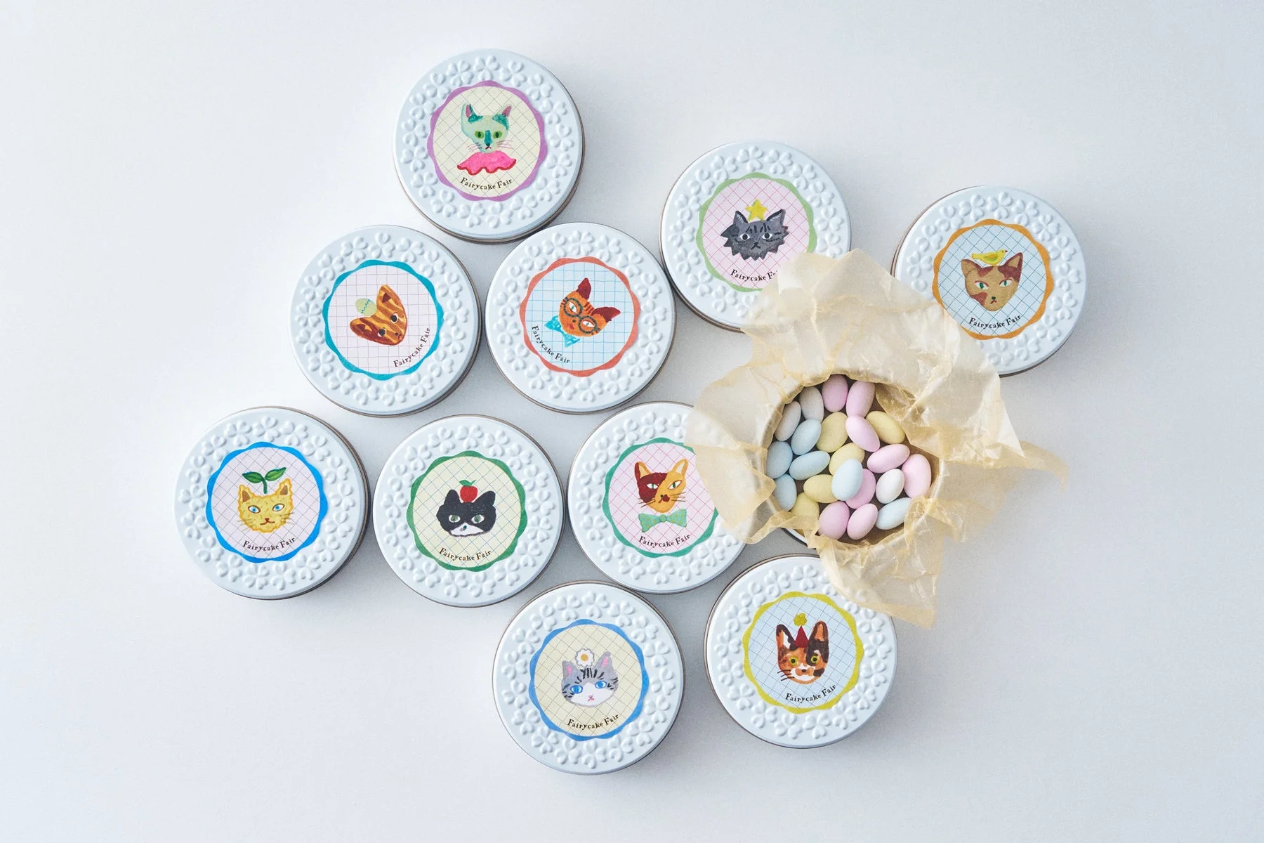 神様のいたずらネコドラジェ缶のイメージ