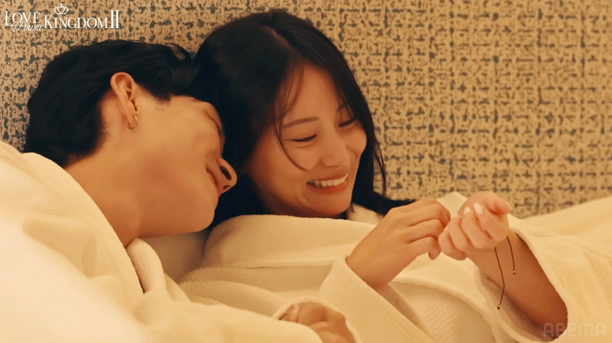 プールサイドの二人