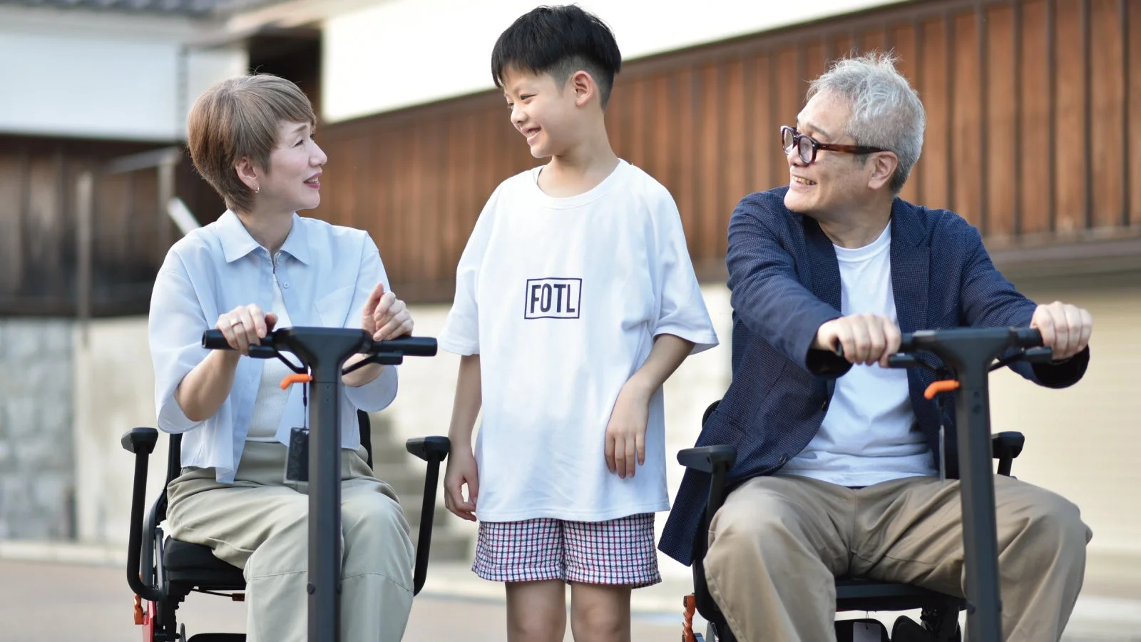 家族でROBOOTER J＋VISIONを楽しむ