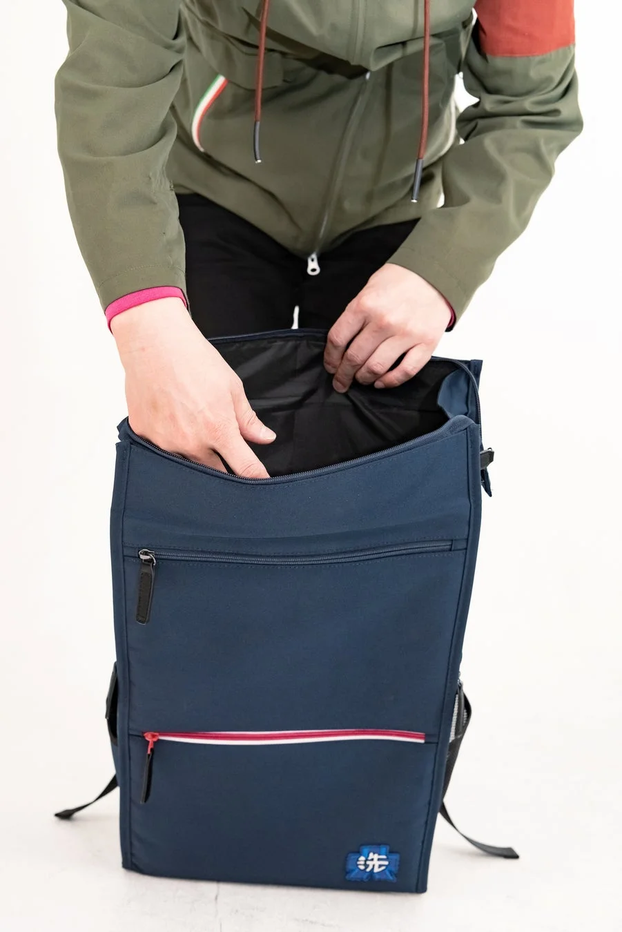 バックパック開口部