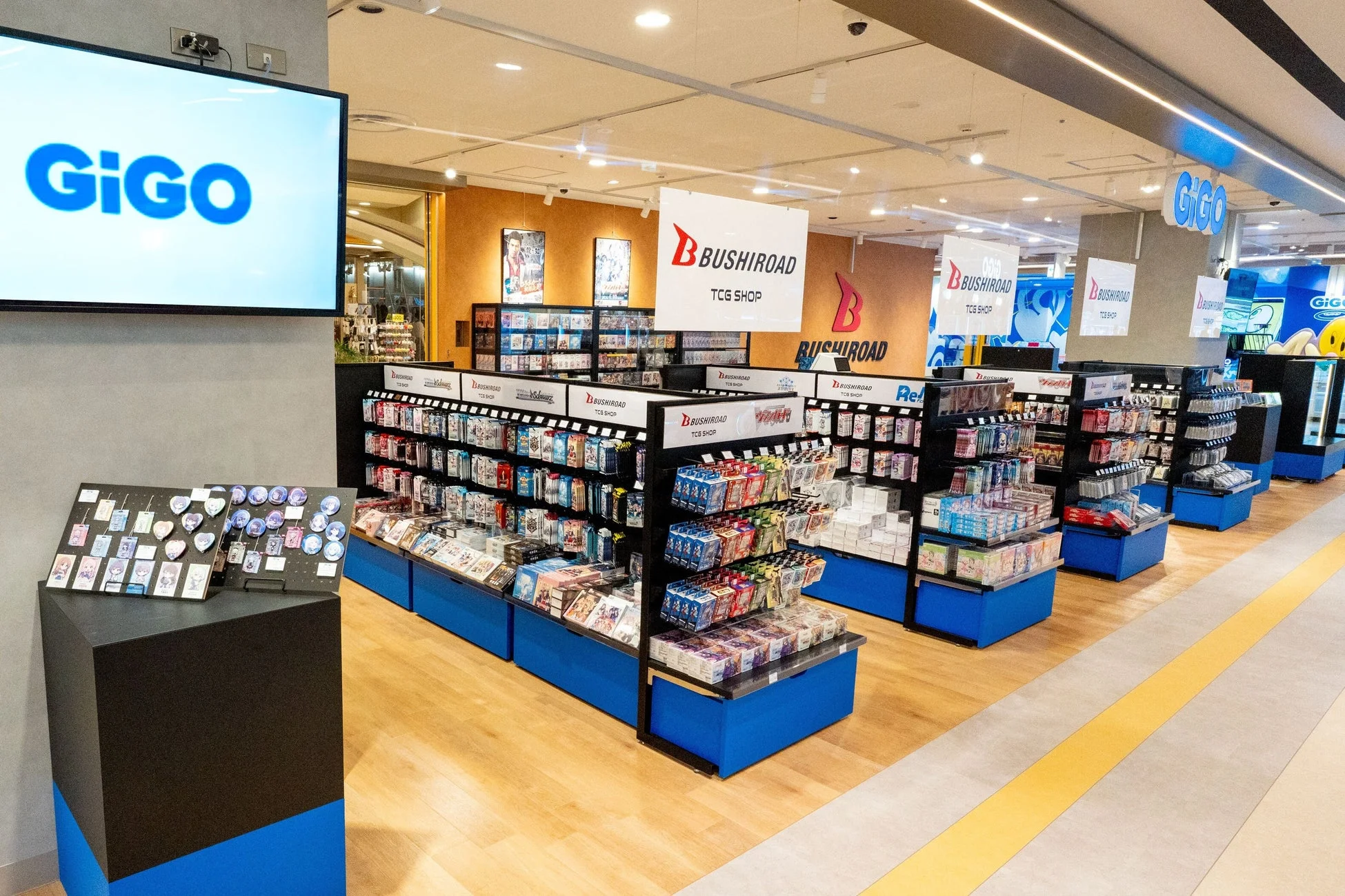 BUSHIROAD TCG SHOPの店内