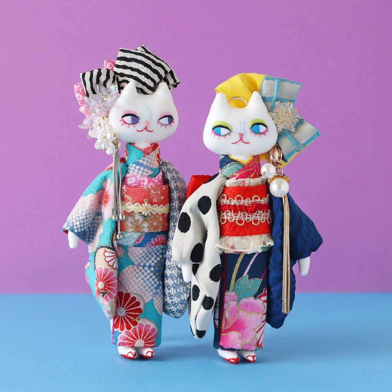 着物を着た猫のぬいぐるみ