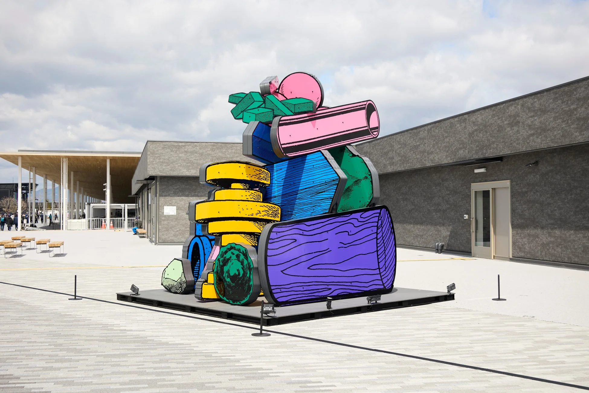 金氏徹平氏の作品