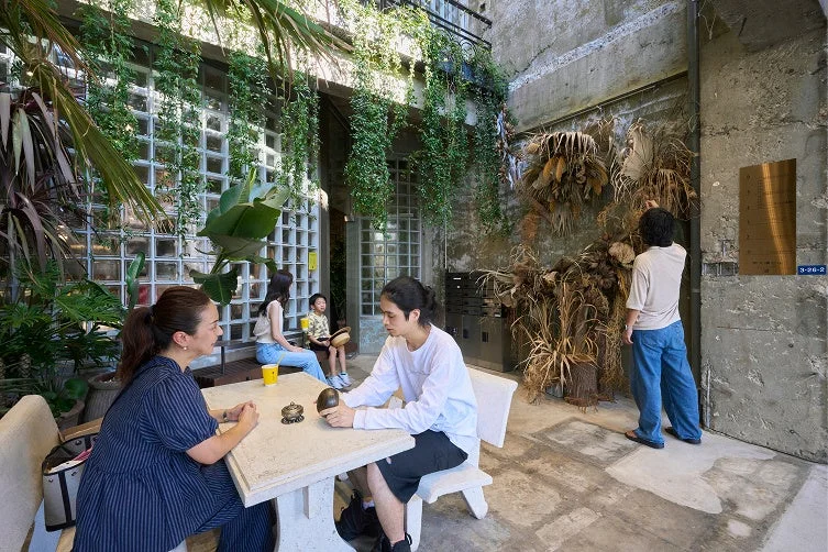 南大須ビル周辺のカフェ風景