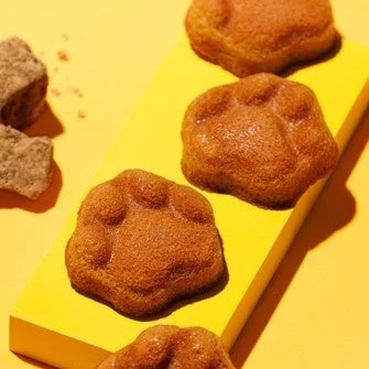 肉球型のコクウマフィナンシェ