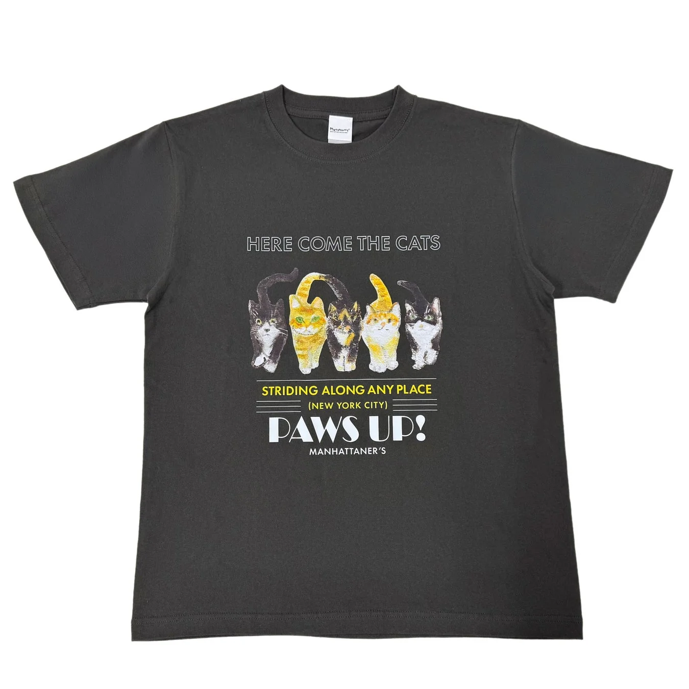 猫がプリントされたTシャツ