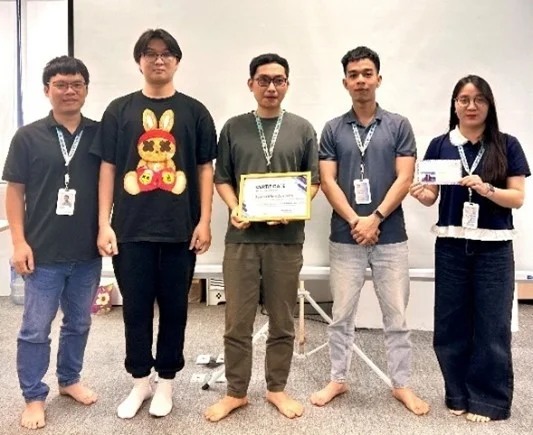 Office zombiesチームの集合写真