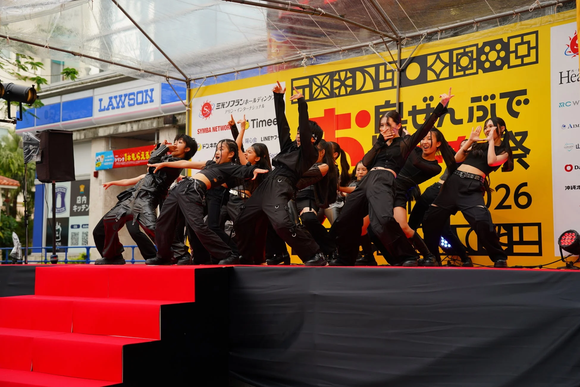 音楽フェスでのダンスパフォーマンス