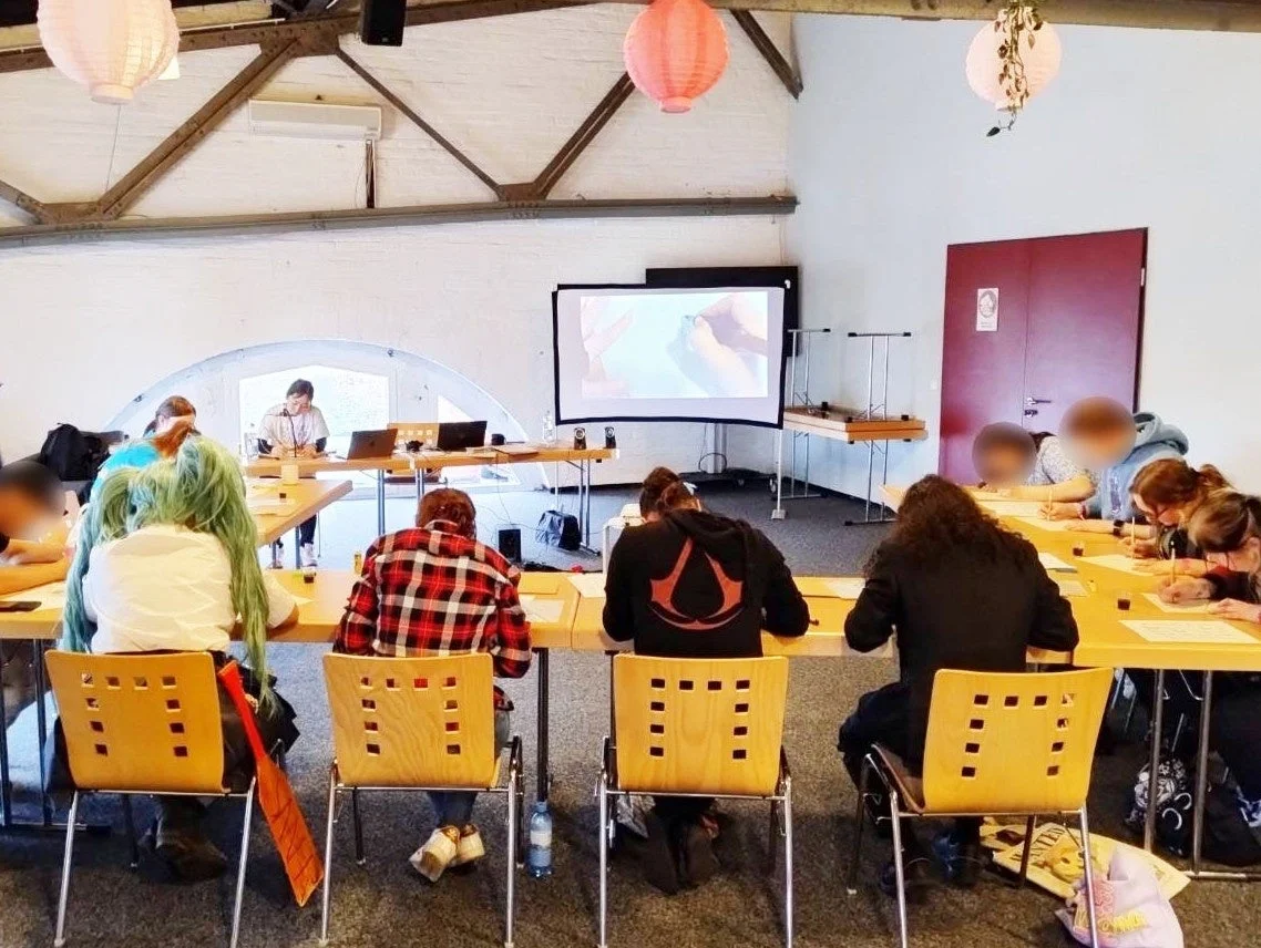 Koibana 2026のワークショップに参加する人々