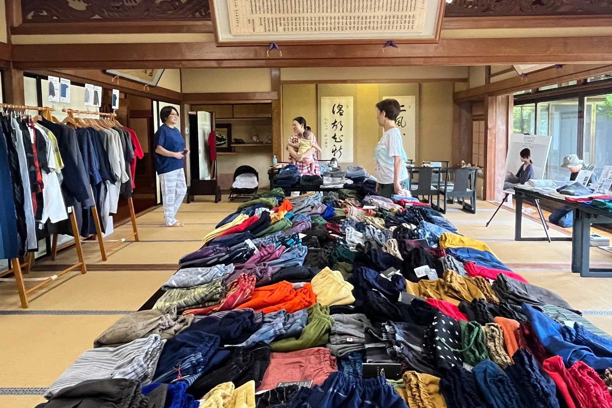 もんぺ巡業の風景