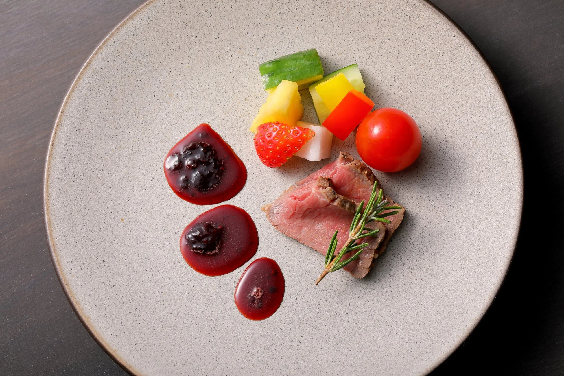 ローストビーフと彩り野菜