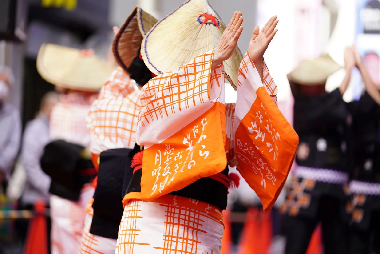 伝統的な踊りのパフォーマンス