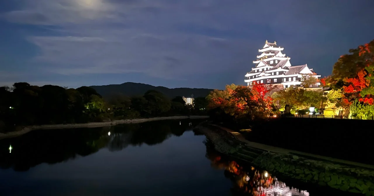 ライトアップされた岡山城