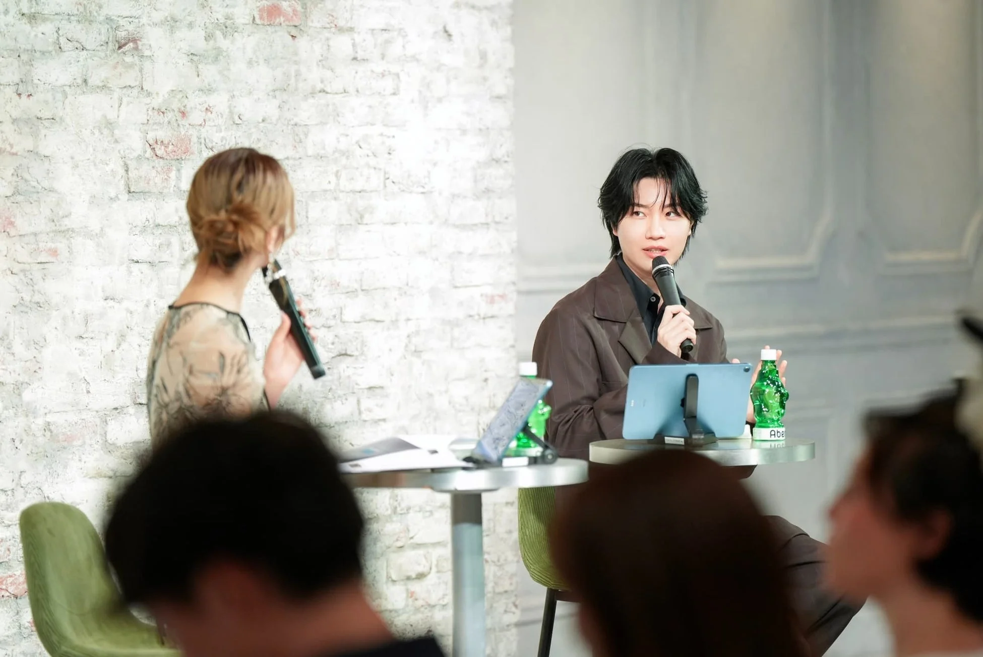 桜田通さんがイベントで話す様子