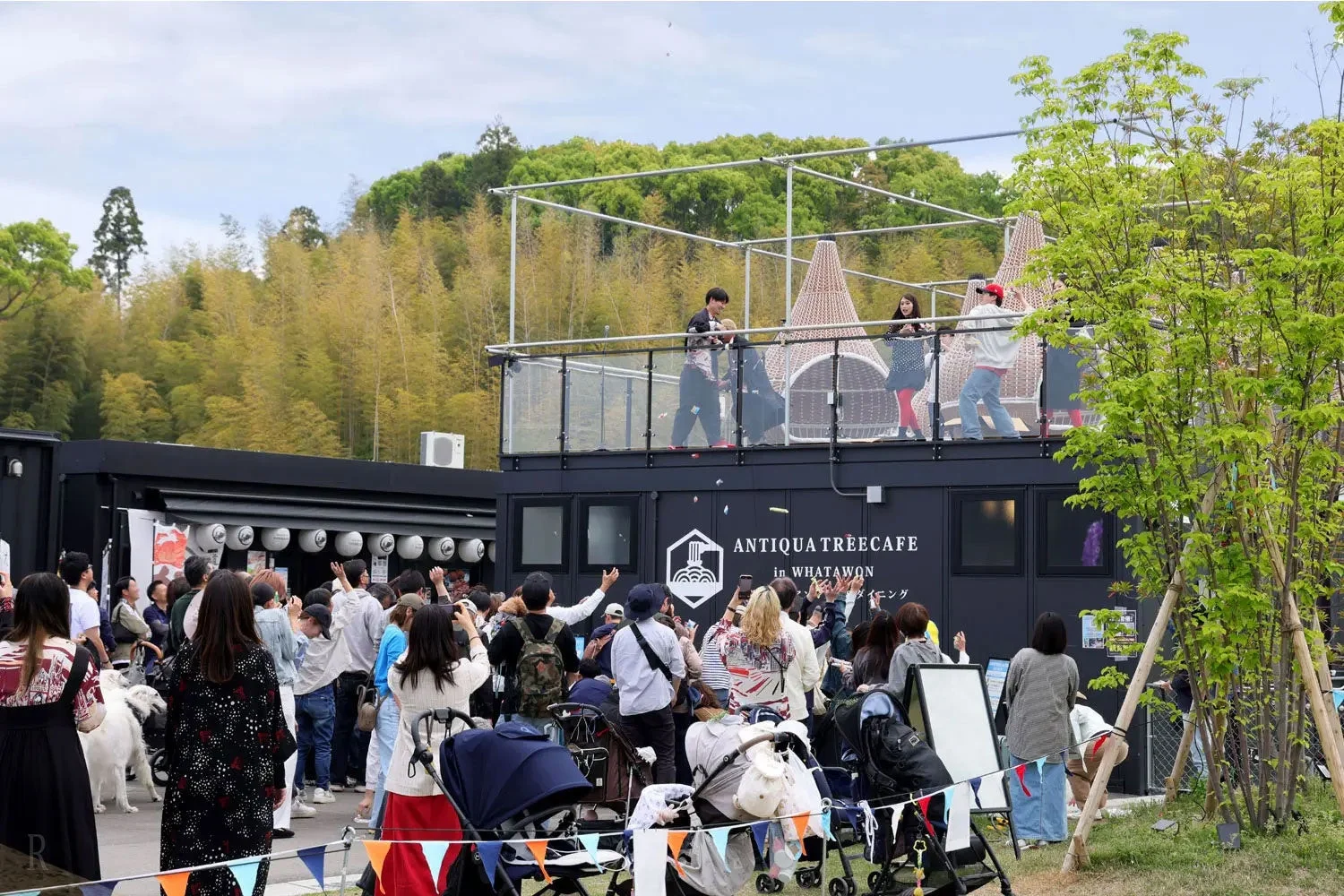 WHATAWONの屋外施設、イベントの様子