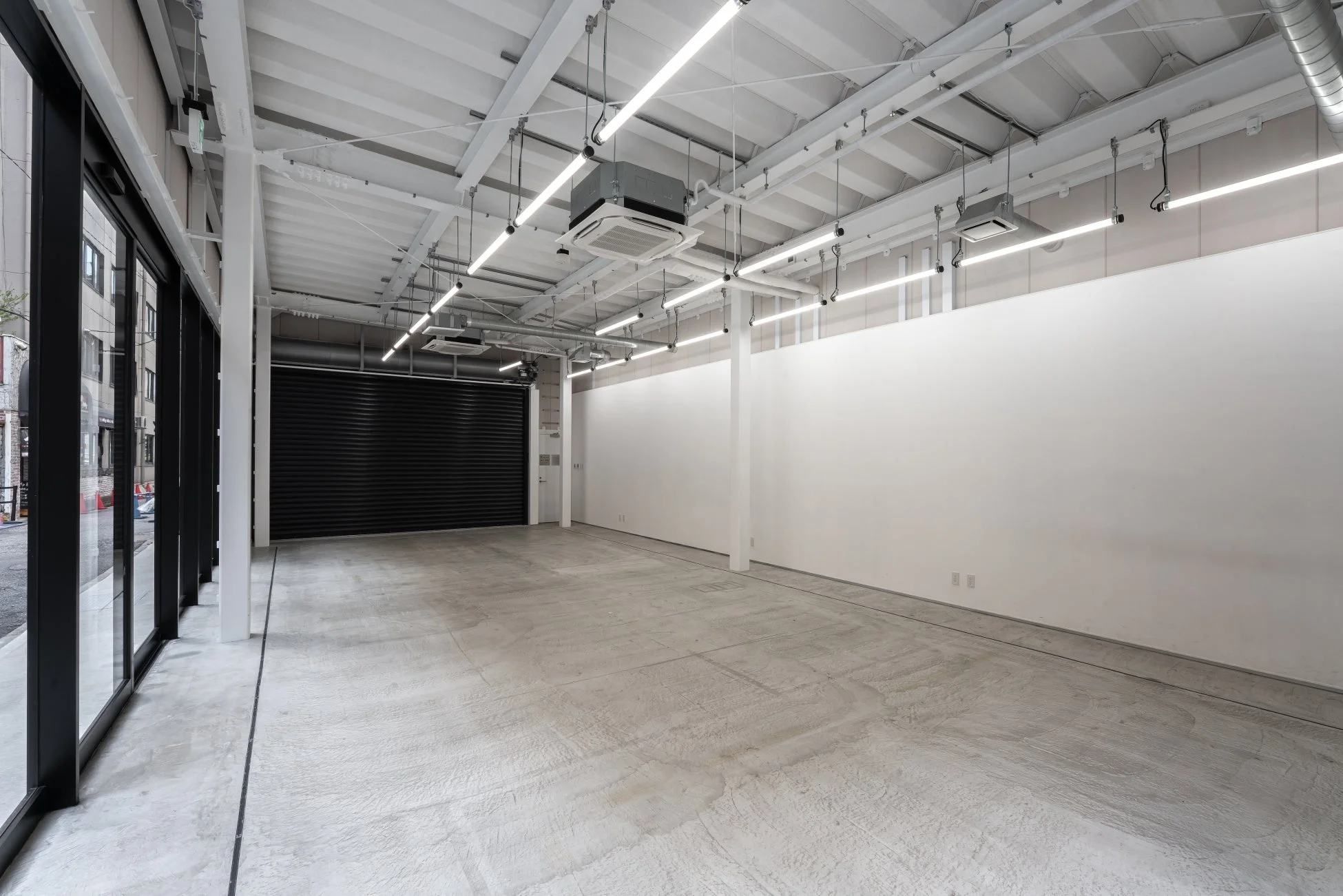 現在のSHUTLの内装