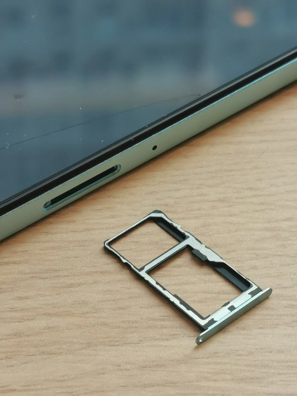 Teclast T50MiniのSIMトレイ