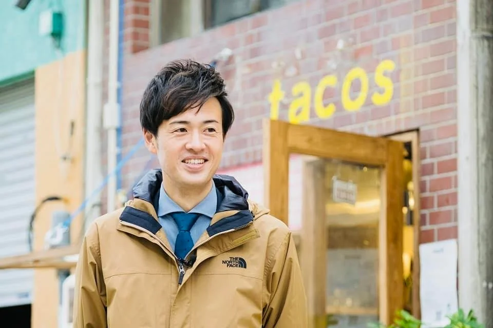 笑顔の男性