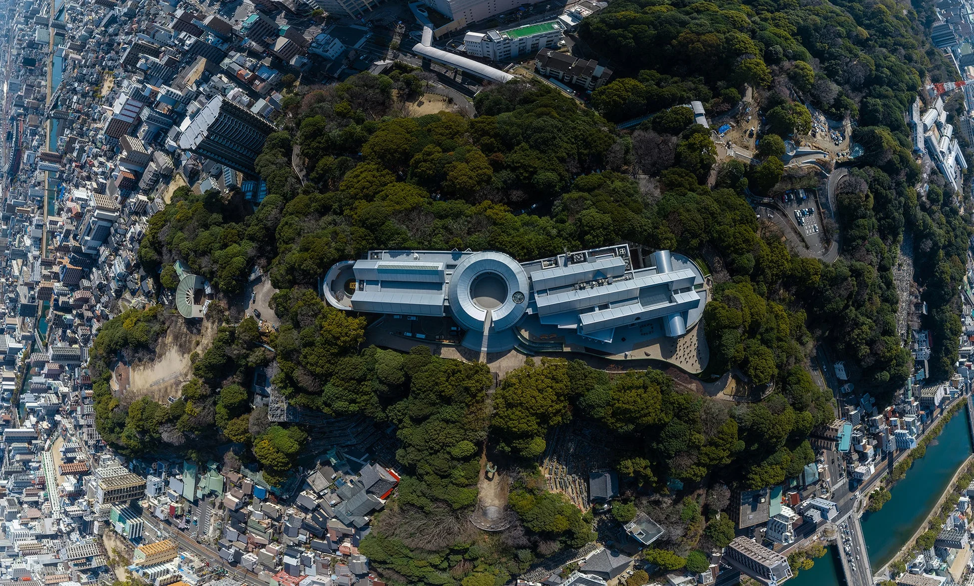 広島市現代美術館の航空写真