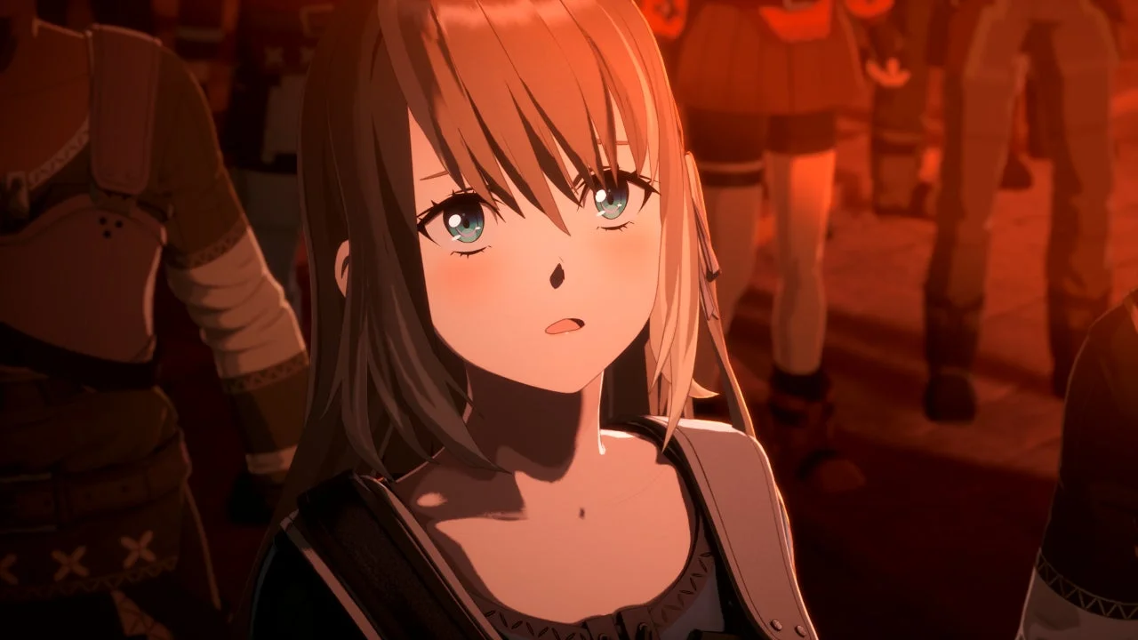 赤みがかった暗い空間で、不安げな表情を浮かべるアニメ調の少女のアップ。周囲には人影が見え、何らかの出来事に驚いているかのような様子が伺えます。