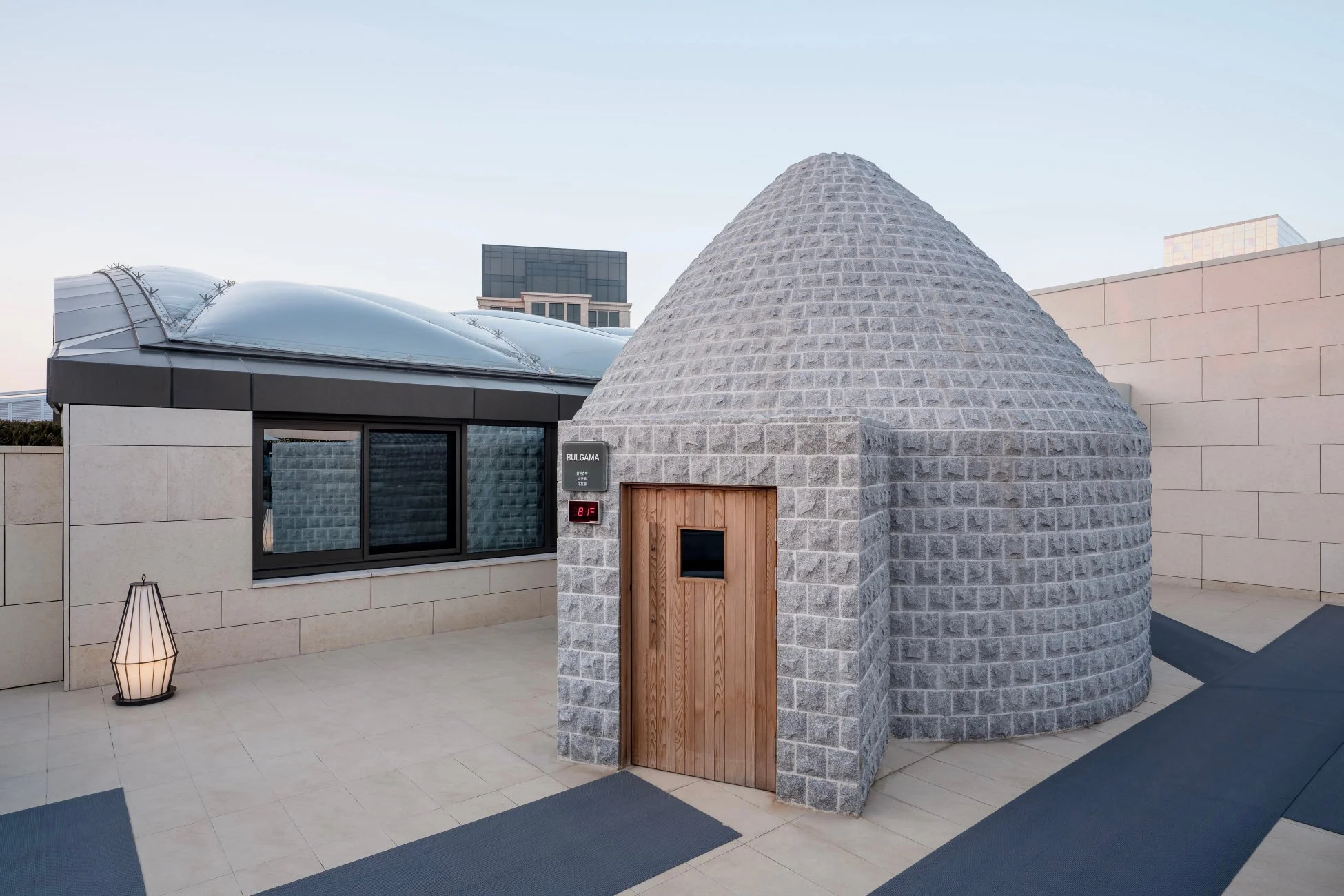 パラダイスシティの屋外サウナ施設「BULGAMA」