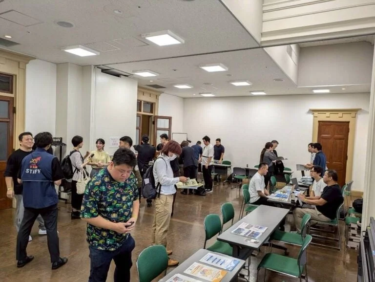 イベント会場での交流の様子