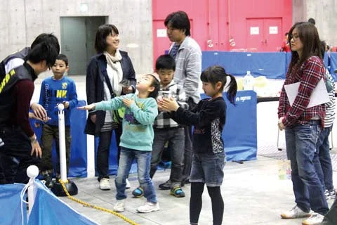屋内イベントでの体験風景
