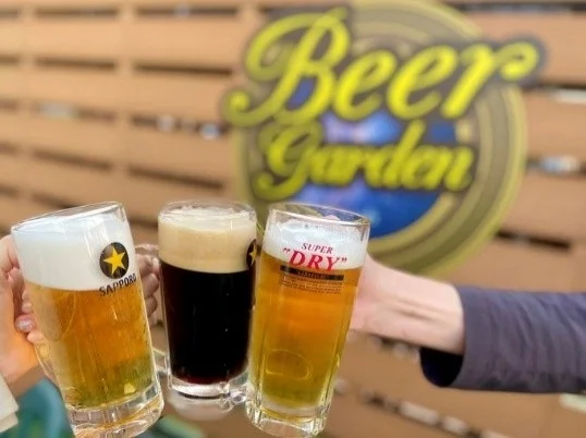 ビアガーデンでの乾杯