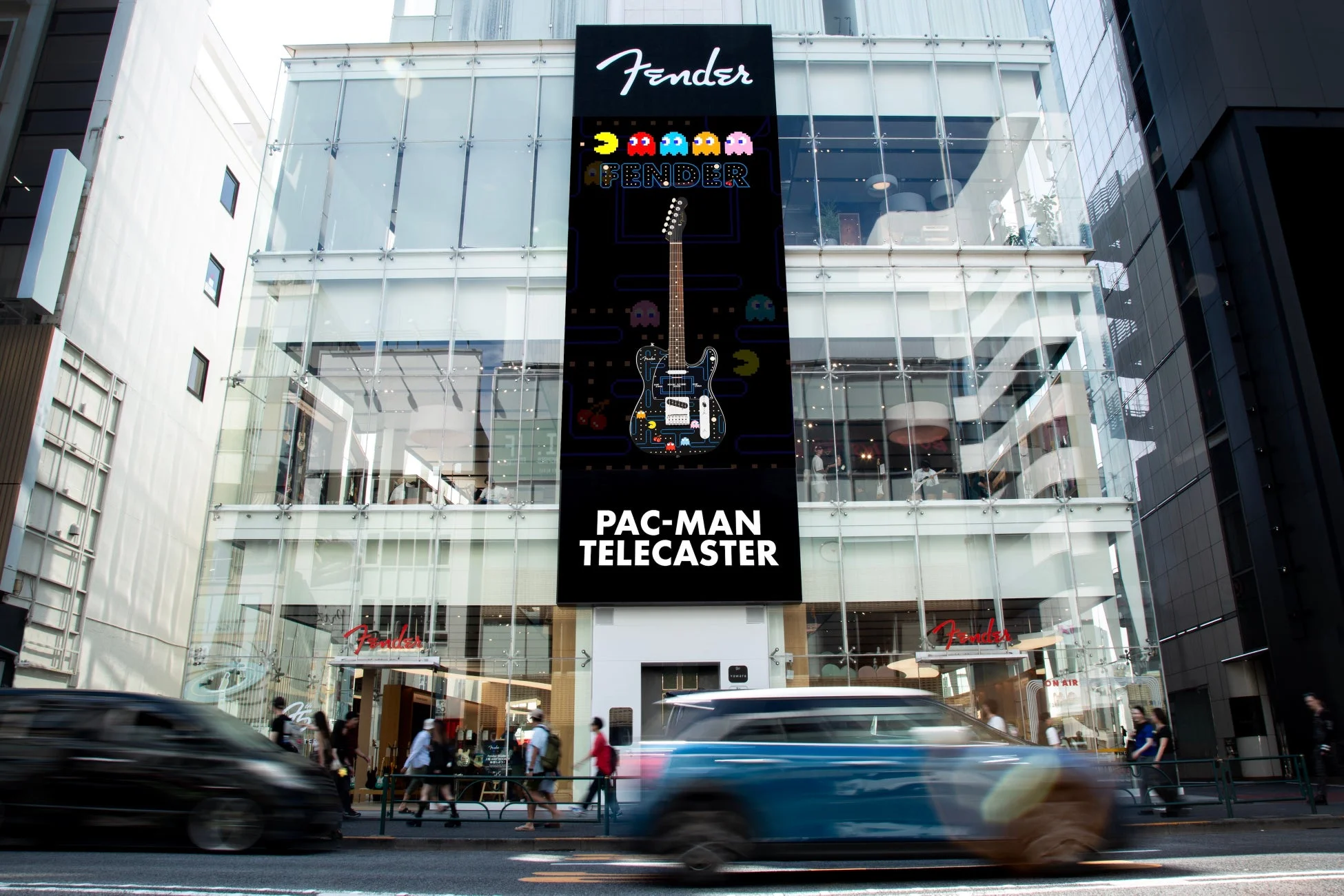 Fender店舗外壁のPAC-MAN広告