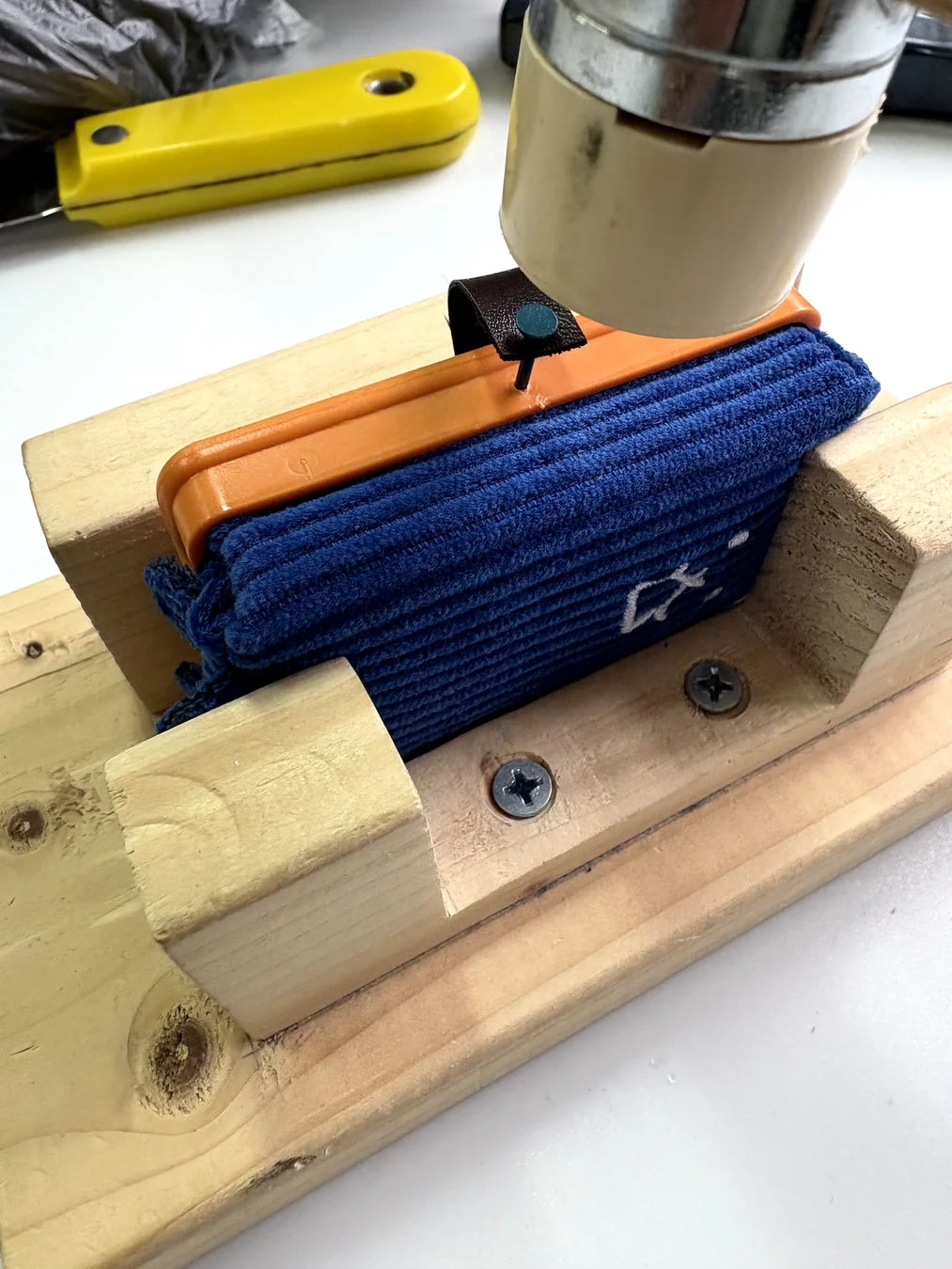 職人の手で仕上げられる製品