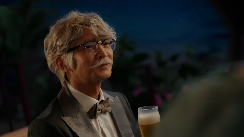 ビールを持つヒデじい