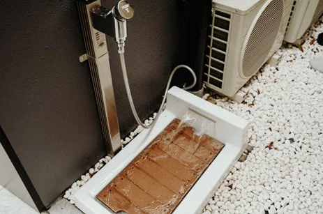 屋外の足洗い場