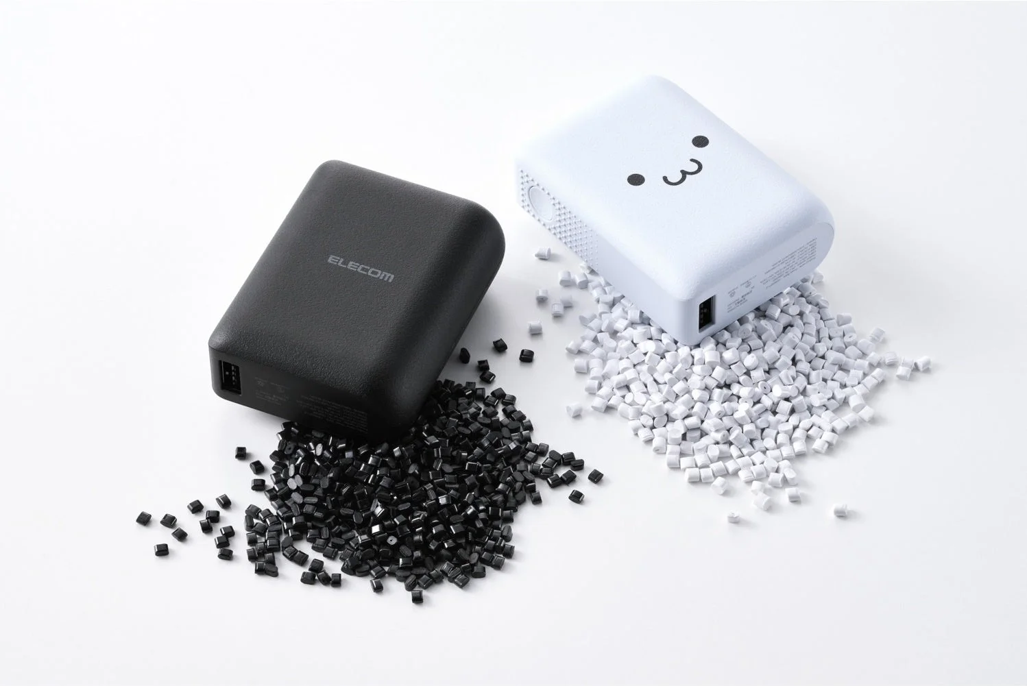 触覚フィードバック搭載 モバイルバッテリー